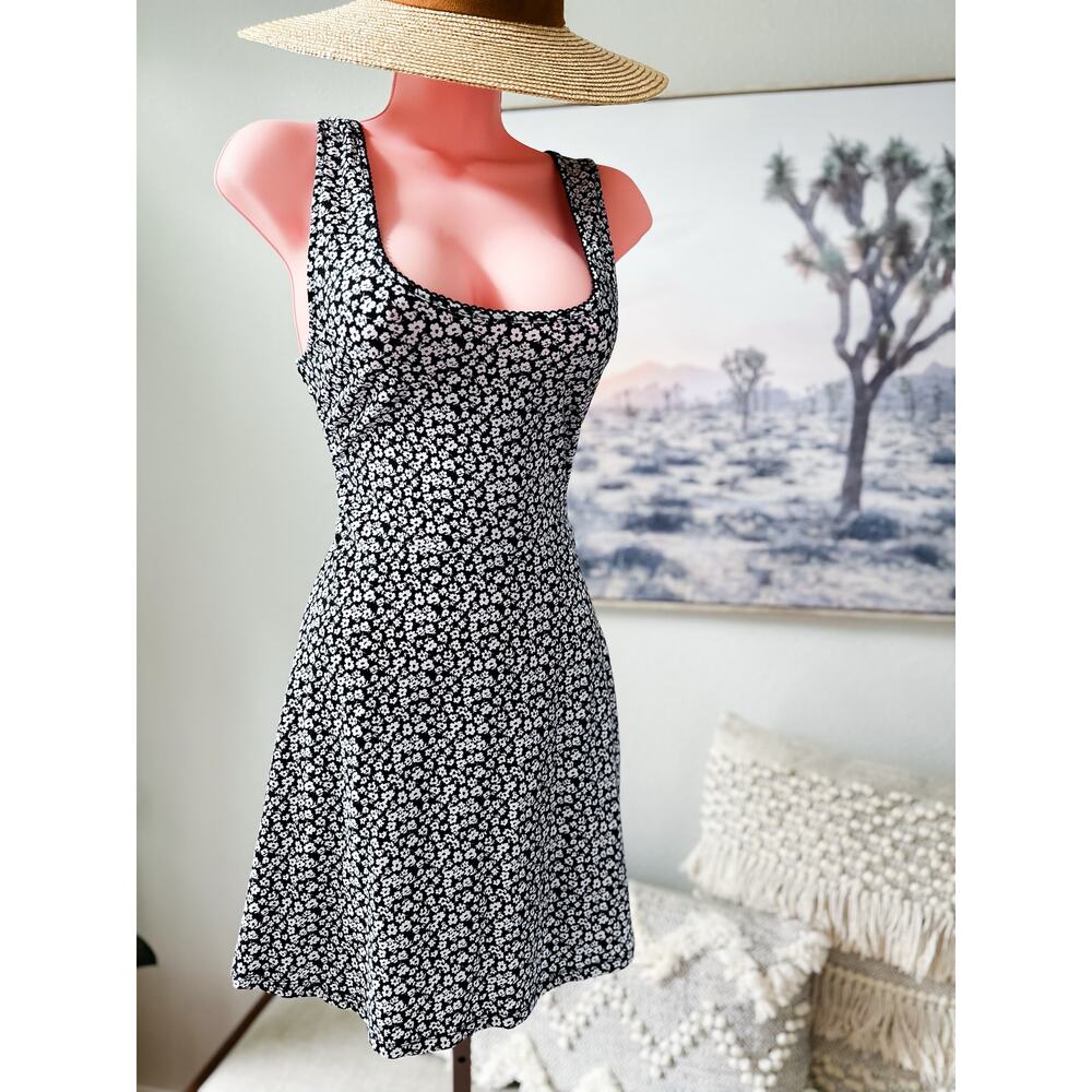 Amongst the Daisies ditsy floral print fit + flare skater mini dress - Picture 3 of 5